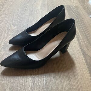 Classic Black Pointed-Toe Block Heel Pumps